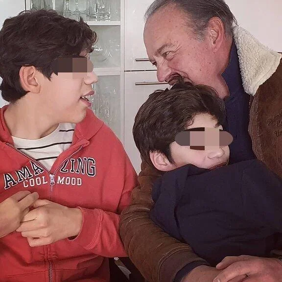 Famosos felicitando a padres en redes sociales