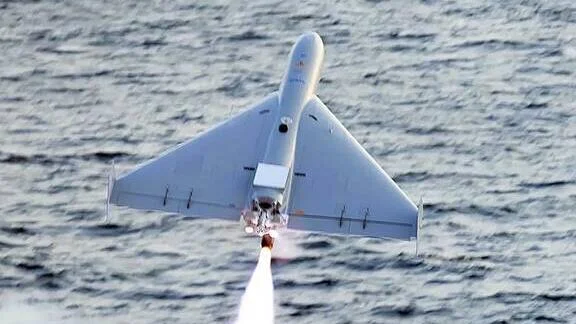 Dron kamikaze iraní clonado por EEUU