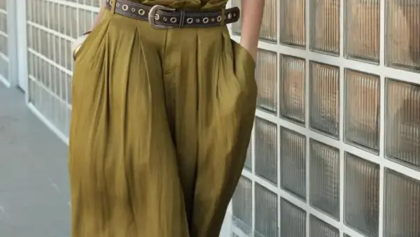 Pantalón bombacho Stradivarius primavera moda mujer