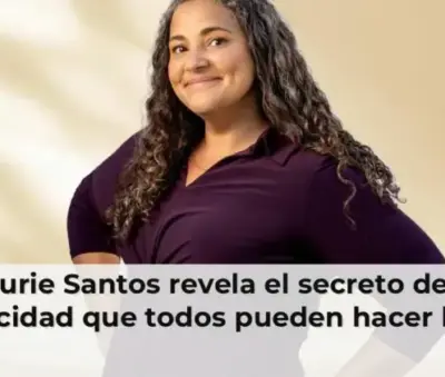 Laurie Santos sonriendo, hablando sobre felicidad