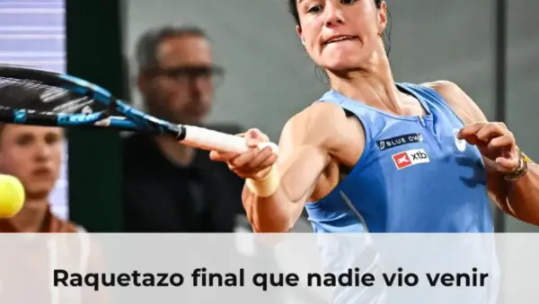 Golpe de raqueta inesperado en partido de tenis